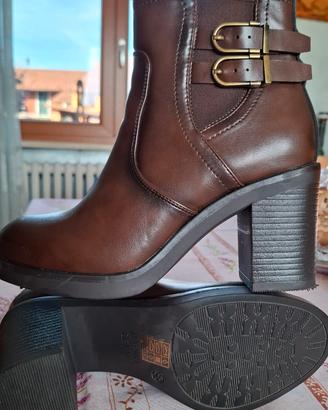 Stivaletto marrone
