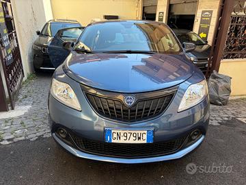 Lancia Ypsilon 1.0 FireFly 5 porte S&S Hybrid Albe