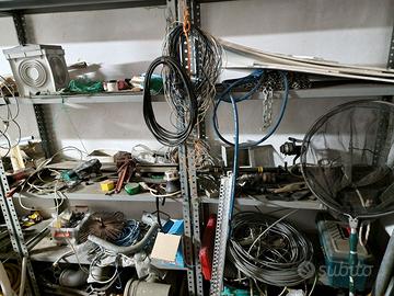 Materiale elettrico ed idraulico tubi fili pulsant