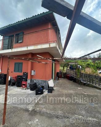 Casa singola con terreno a Sant'Alfio