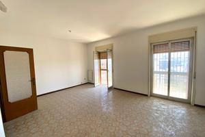 Appartamento grande e panoramico in Viale Teracati