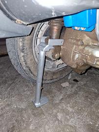 SUPPORTO PER SOSTITUZIONE RUOTA POSTER. VESPA 125