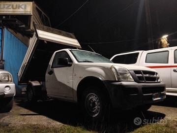 Isuzu d max ribaltabile e gancio traino