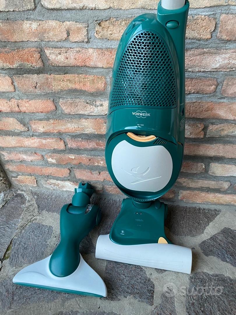 Folletto VK140 Come Nuovo con Battitappeto - Elettrodomestici In vendita a  Cremona
