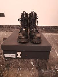 Anfibi Tommy Hilfiger (n. 39)