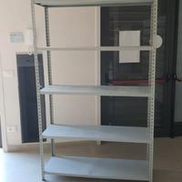 Scaffale metallico (8 unità)