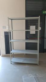 Scaffale metallico (8 unità)
