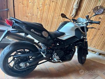 Moto F800R