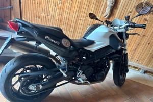 Moto F800R