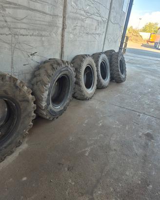 gomme per yunday escavatore 