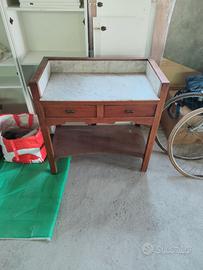 Mobile da bagno in castagno