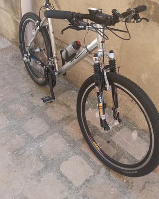 disponibile bicicletta