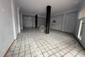 NEGOZIO A GIOIA DEL COLLE