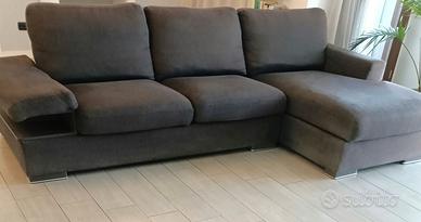 Divano PoltroneSofà grigio scuro