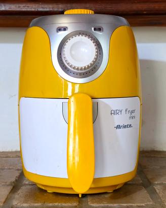 Friggitrice aria Ariete Mini 2L - Pari al nuovo