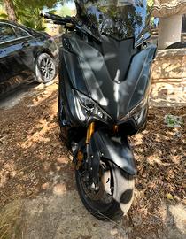 Tmax 530 sx 2017 PERFETTO estetica sport