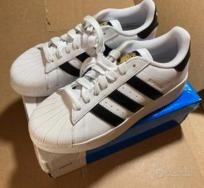 adidas superstar taglia 44  in  pelle NUOVO