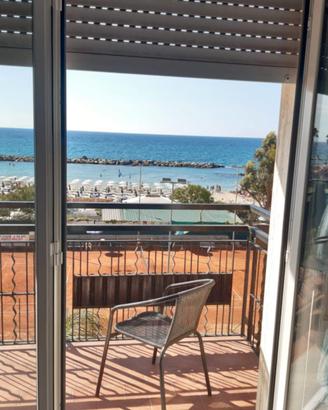 Appartamento fronte mare
