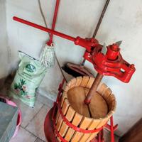 Torchio per uva, mai adoperato