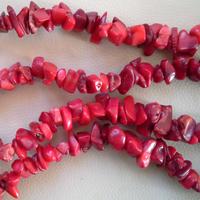 Collana di pietrine effetto corallo rosso