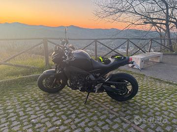 YAMAHA MTO9-TECH BLACK-GARANZIA 2028-PARI AL NUOVO