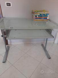 scrivania in vetro