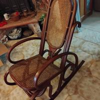 SEDIA A DONDOLO IN RATTAN 