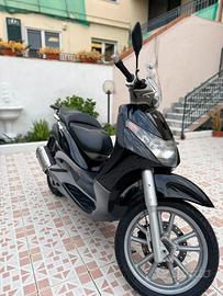 Piaggio Beverly 200