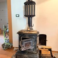 Stufa a legna vintage in ghisa
