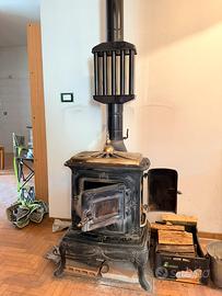 Stufa a legna vintage in ghisa