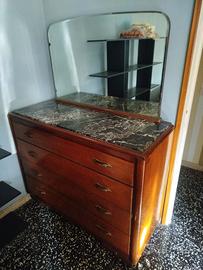 Cassettone e comodini