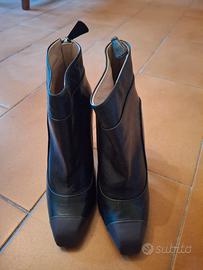Stivaletti in pelle di Chanel originali 
