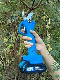 due forbici da potare a batteria 21 V