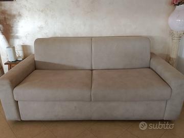 Divano Mondo Convenienza come nuovo – €380 trattab