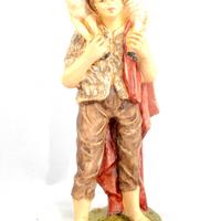 Presepe 20 cm giovane pecora in spalla CARTAPESTA