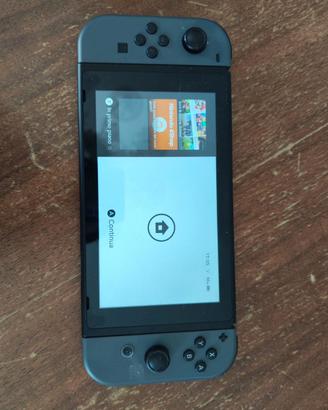 Nintendo Switch + Joy-Con Comfort Grip (anno 2019)