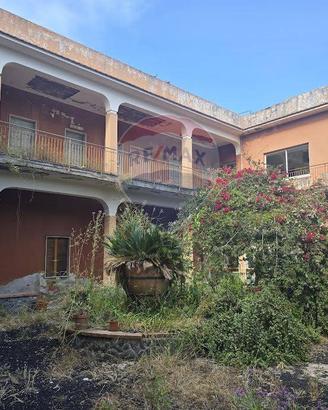 Stabile/Palazzo - Fiumefreddo di Sicilia