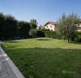 SETTIMO INDIPENDENTE CON GIARDINO PRIVATO