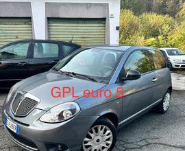 Lancia ypsilon GPL del 2011