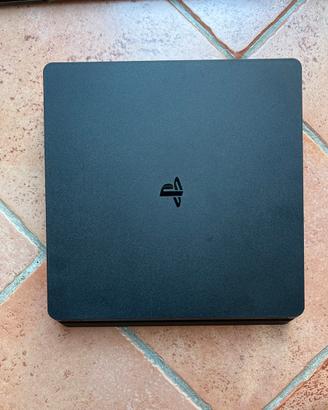 Vendi ps4 con cavo di alimentazio + cuffie ps