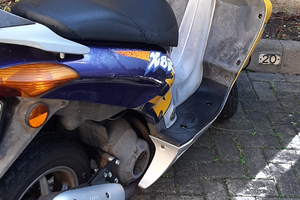 Scooter con telaio honda