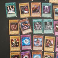 Yu-Gi-Oh - Lotto di Centinaia di Carte