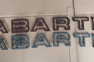 Scritta paraurti Abarth con ganci 