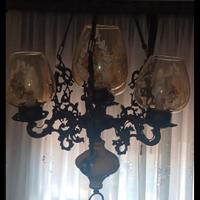 lampadario in ferro battuto,vetro con disegni