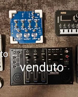 Piccola setup portatile con synth e sampler