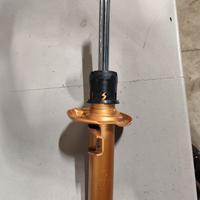 325700-364006 KYB ULTRA PER VW TOURAN - GOLF - A3