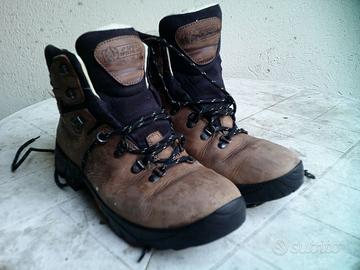 SCARPONI TREKKING IN GORE-TEX  SUOLA VIBRAM