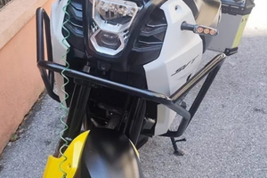 SPLENDIDA MOTO Qj SVT 650X COME NUOVA