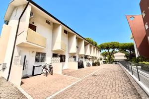 Casa a schiera tricamere con giardino in tranqu...