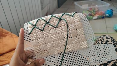 borsa beige e verde da finire 